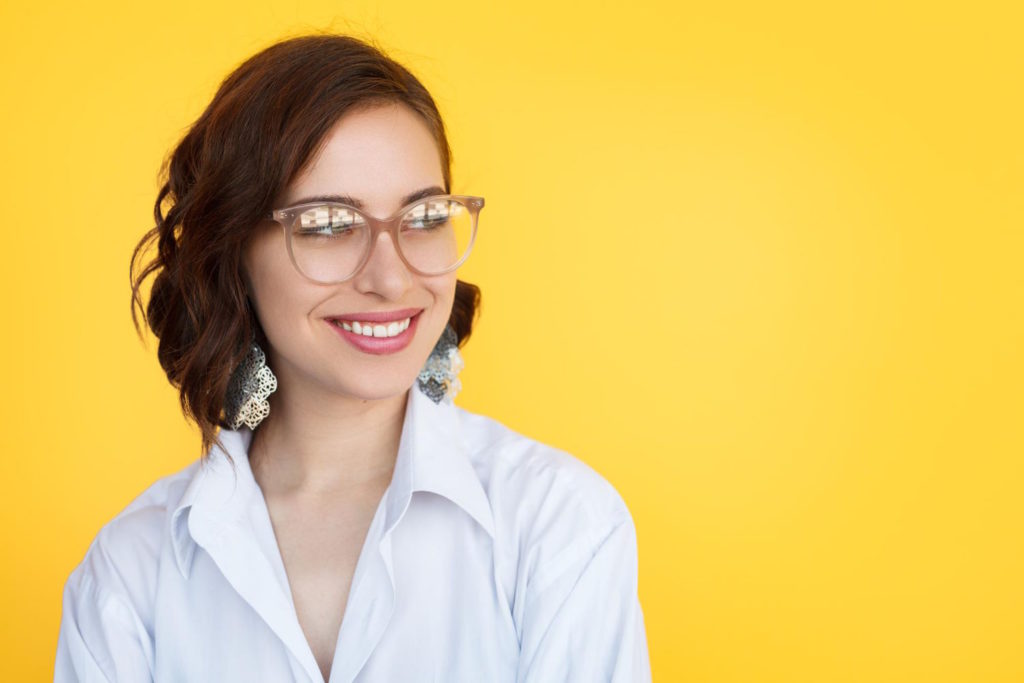 Okulary korekcyjne to nie tylko narzędzie poprawiające wzrok, ale również ważny element stylizacji.